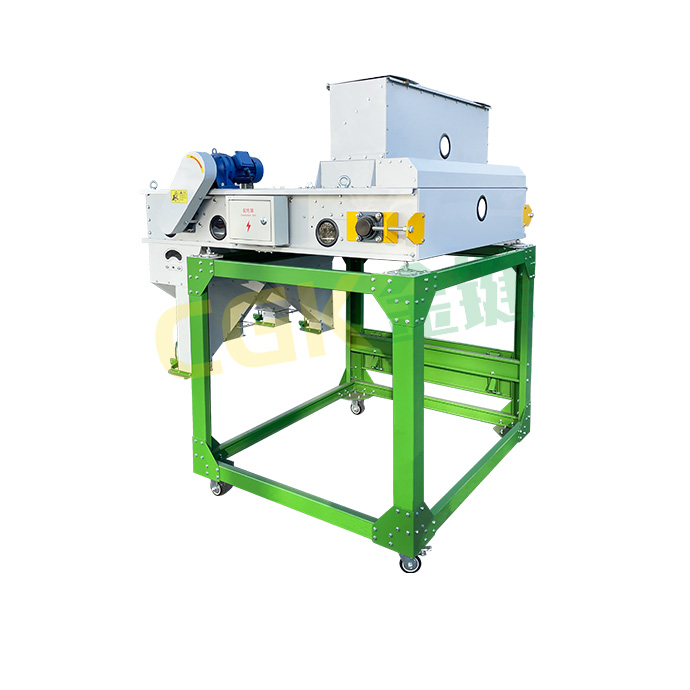 Magnetic soil separator