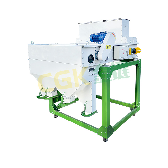 Magnetic soil separator